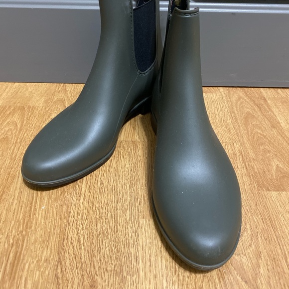 Sam Edelman Green Rain Boot - Picture 2 of 5